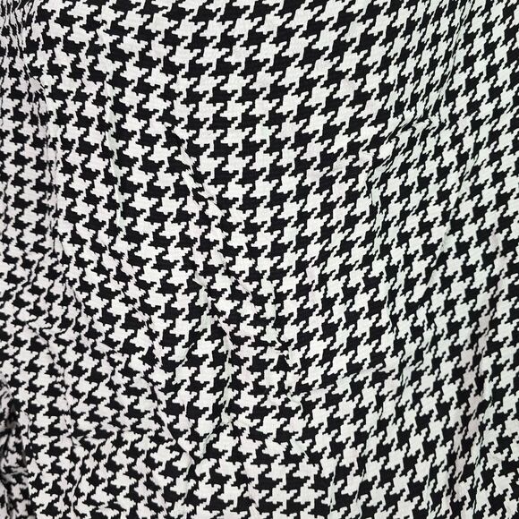 4/$35 ZARA Black and White Houndstooth Top - Picture 5 of 6